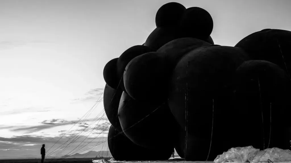Українська інсталяція Black Cloud на Burning Man була знищена бурею в перший же день фестивалю