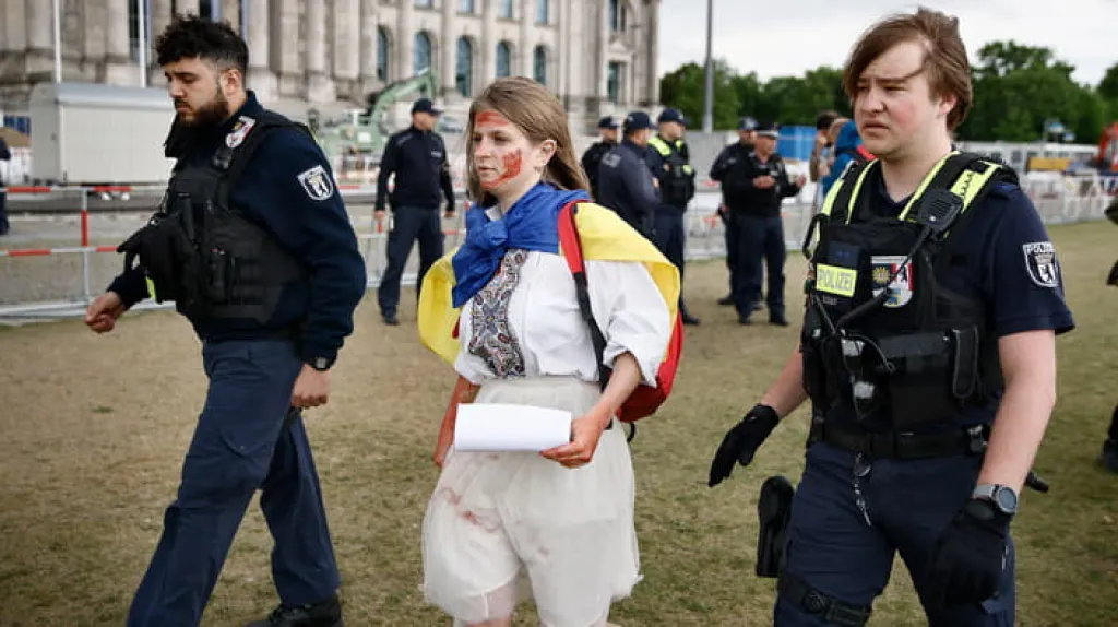 Після 2026 року: як ЄС планує перехід для українців із тимчасового захисту та що це означає