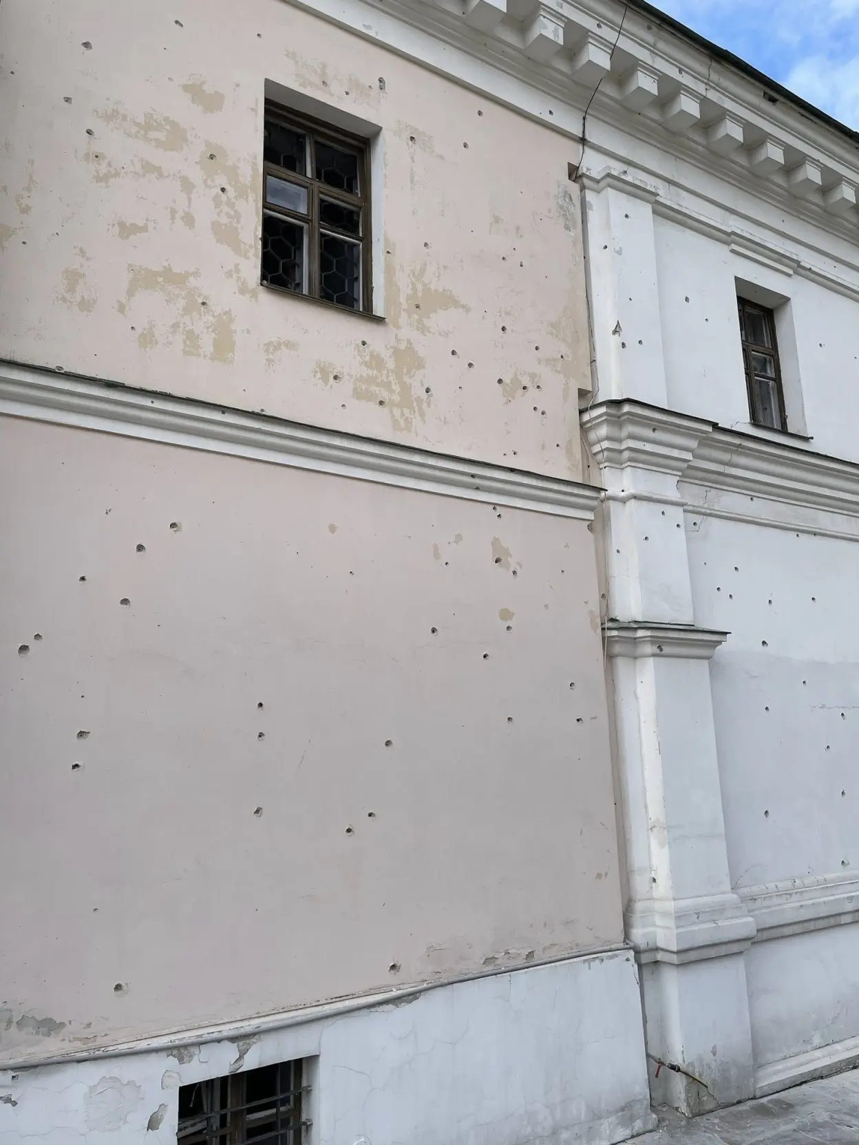 У Києві російський дрон пошкодив Музей гетьманства – пам’ятку, пов’язану з іменем Івана Мазепи