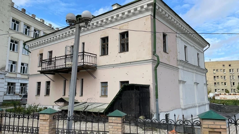 У Києві російський дрон пошкодив Музей гетьманства – пам’ятку, пов’язану з іменем Івана Мазепи