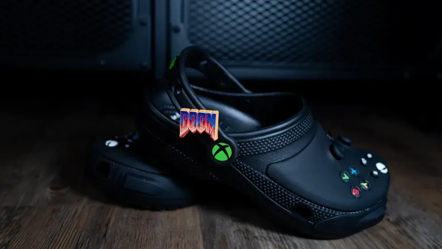 Microsoft і Crocs випустили лімітовані крокси в стилі Xbox 360