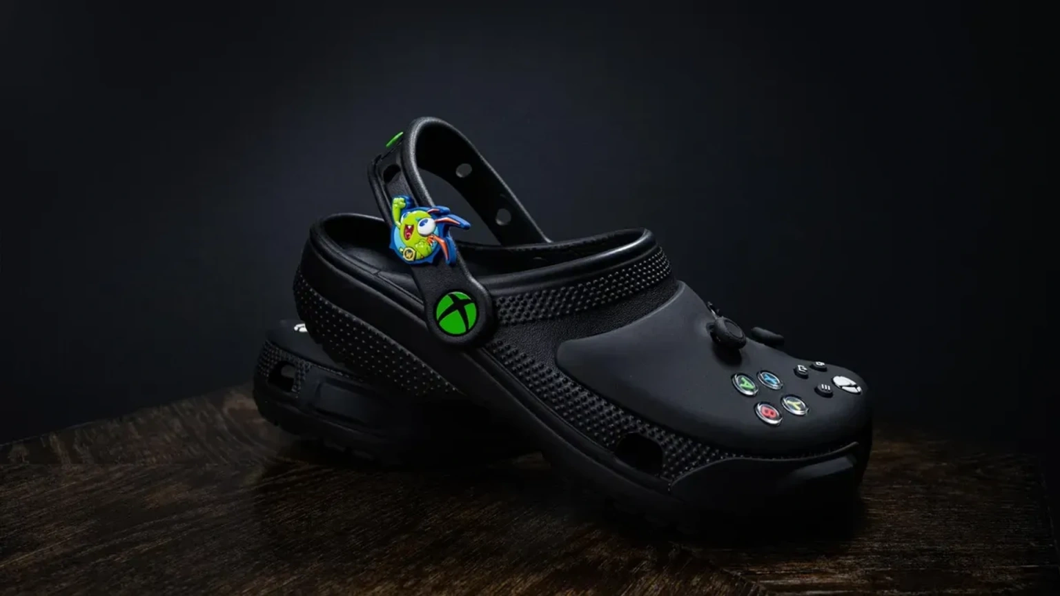 Microsoft і Crocs випустили лімітовані крокси в стилі Xbox 360
