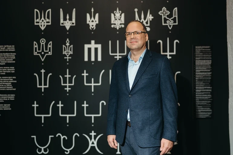 Ukraine WOW повертається із зимовою експозицією та соціальною ініціативою для родин військових