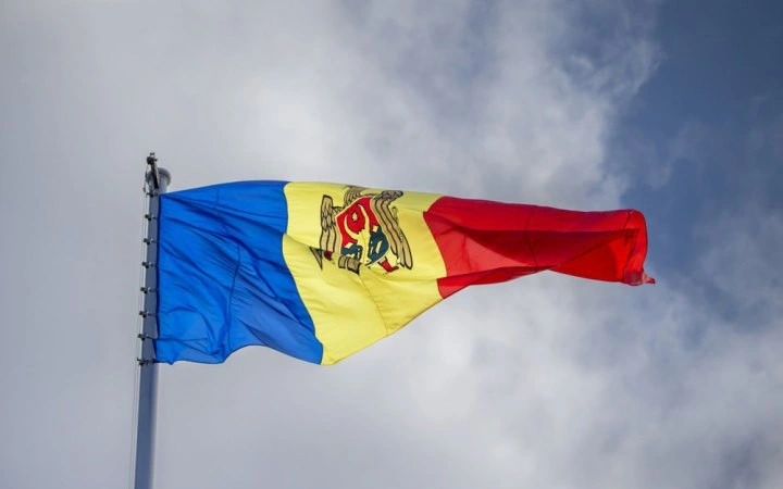 Вибір на межі: як Зеленський планує об’єднати президентські вибори й референдум заради миру