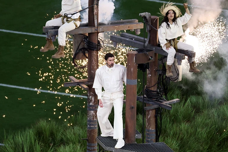Bad Bunny на Супербоулі-2026: музика, протест і новий голос Америки