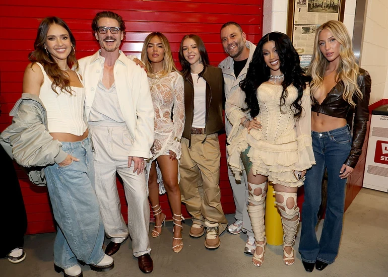 Bad Bunny на Супербоулі-2026: музика, протест і новий голос Америки