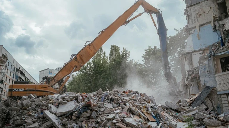 Від уламків до ресурсу: в Україні готують нову модель роботи з відходами війни
