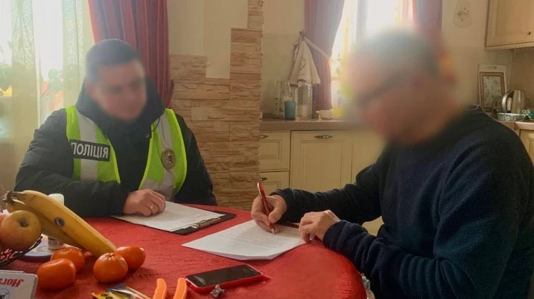 Невдала операція у приватній клініці Києва: отоларинголога підозрюють у нанесенні пацієнту тяжких травм