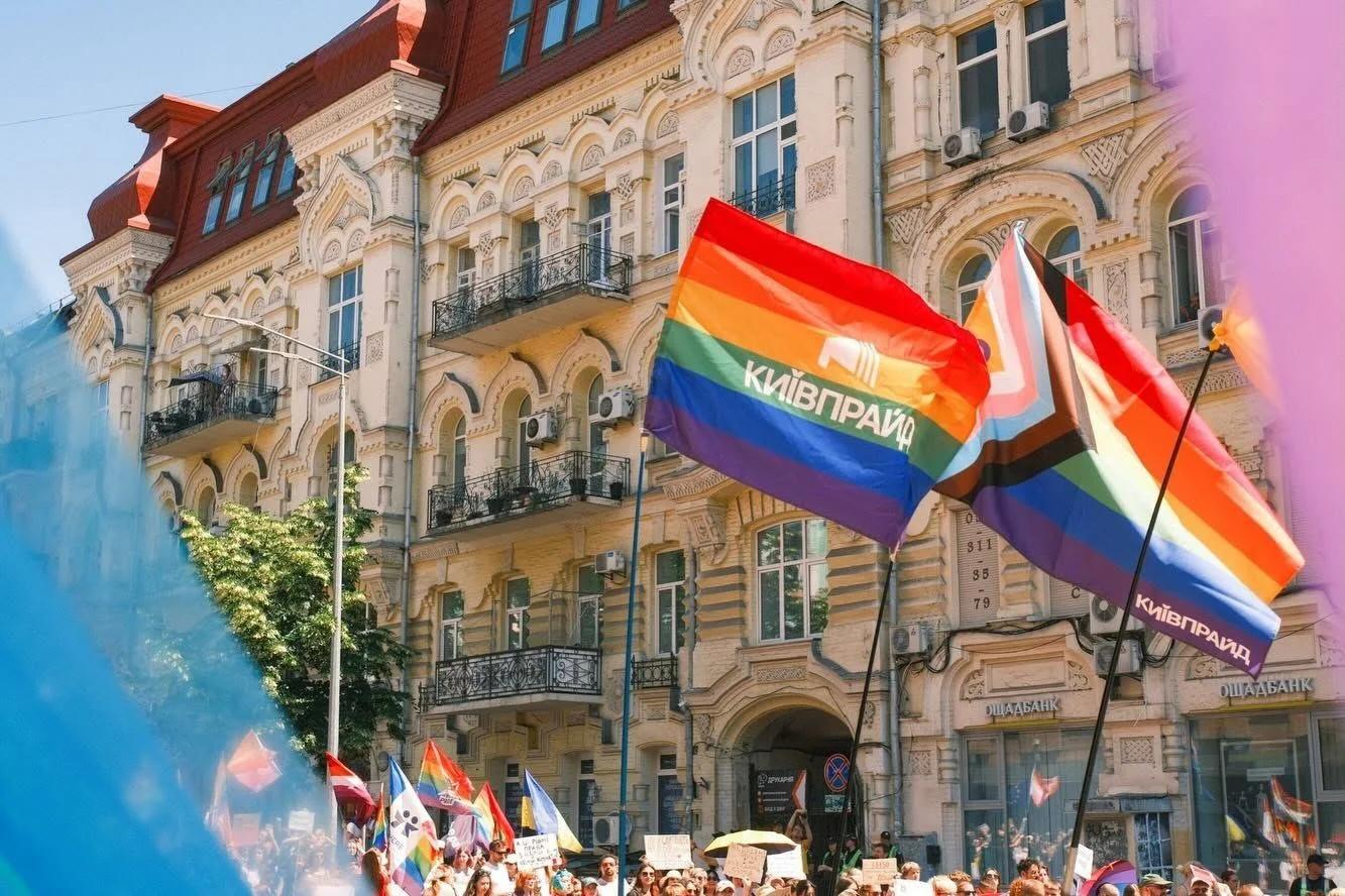 П’ять тисяч людей на Марші рівності: у Києві одночасно пройшли дві протилежні ходи