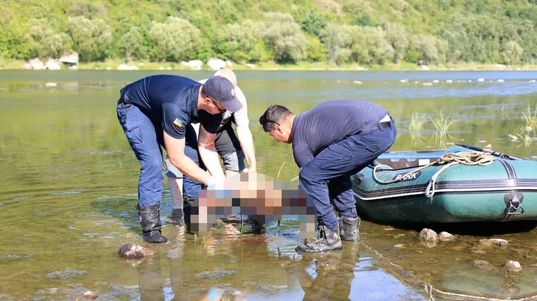 Трагедія на Буковині: у Дністрі виявили тіла батька та двох його маленьких синів